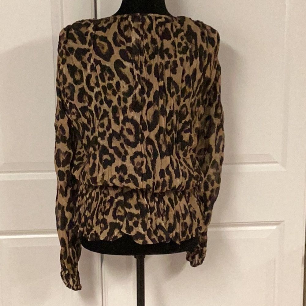 Lulu’s Leopard Blouse - Picture 2 of 4